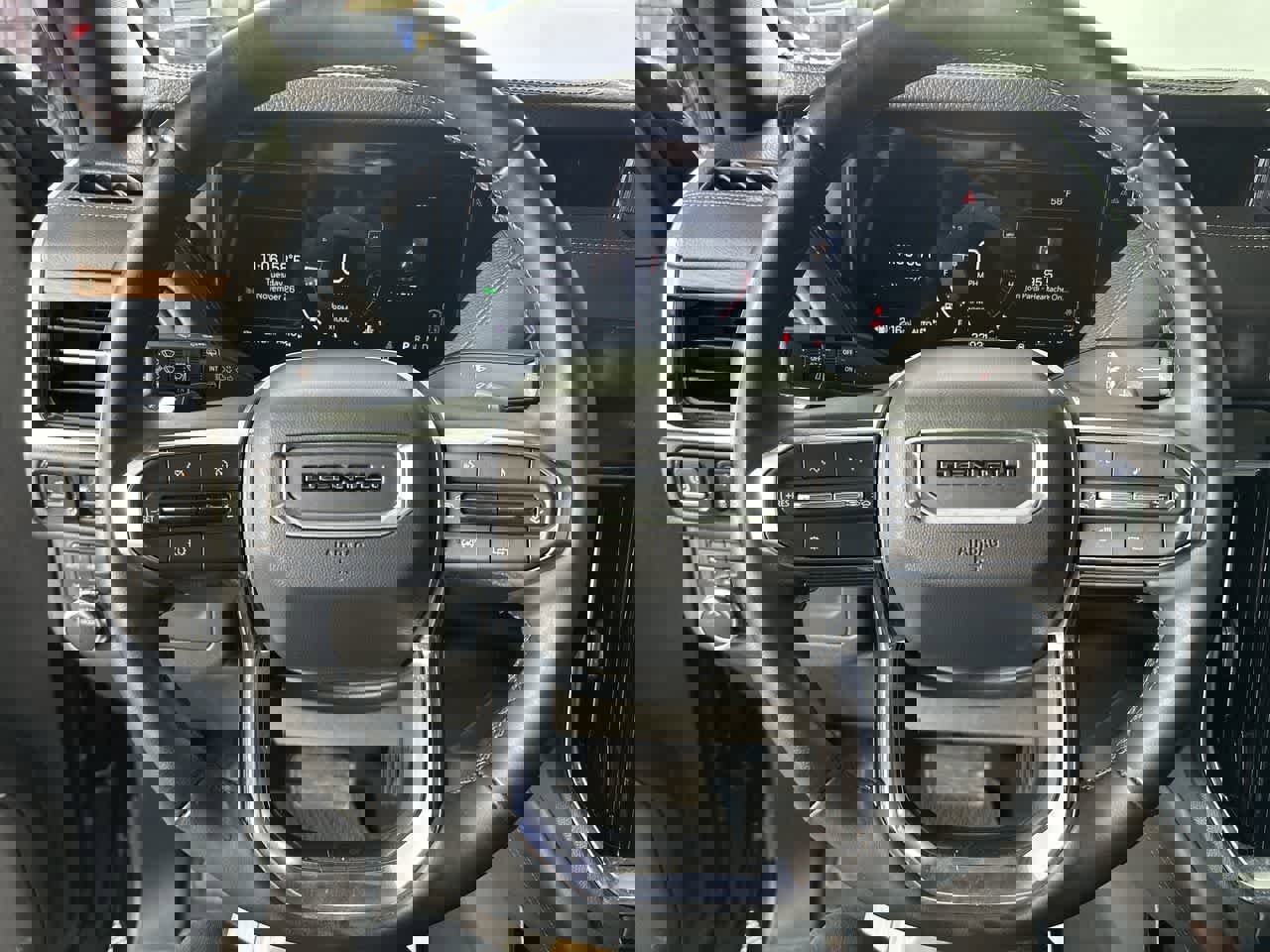 Used 2025 GMC Yukon Denali image 14