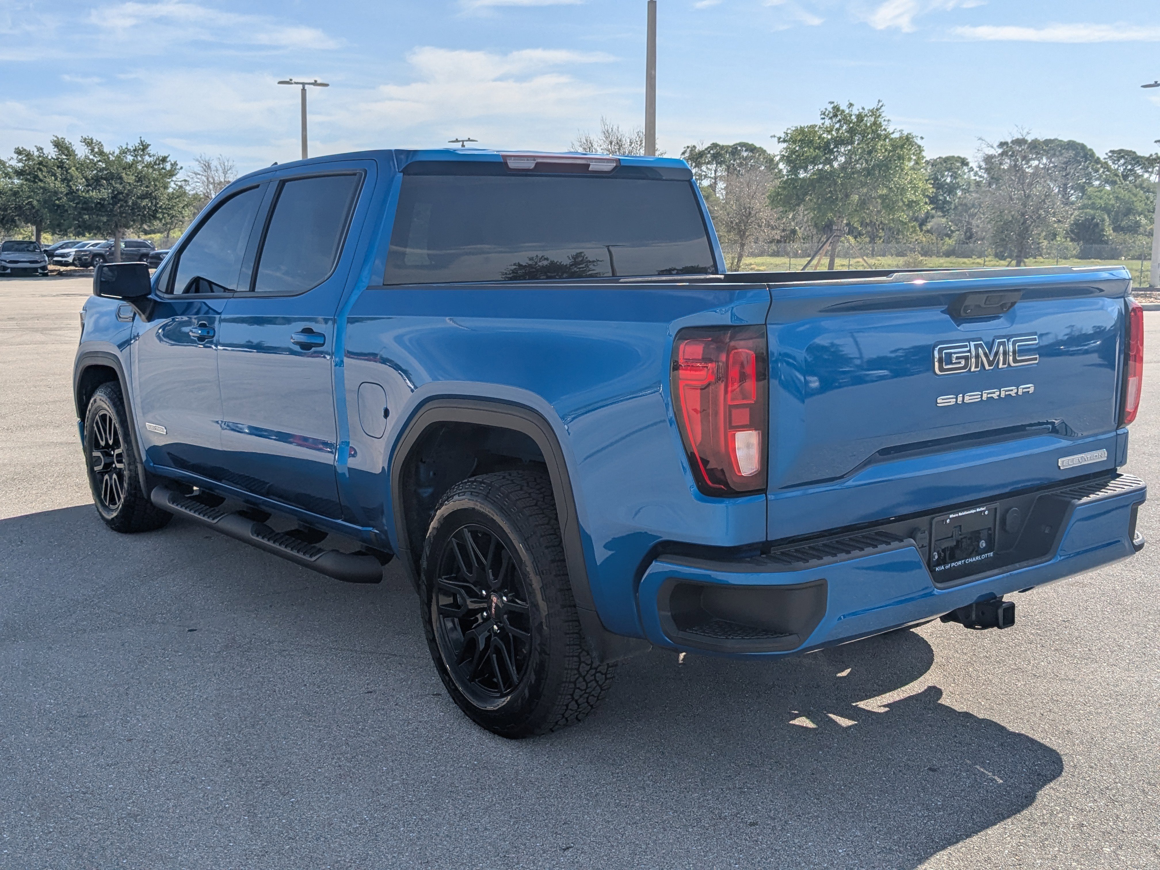 Used 2023 GMC Sierra 1500 Elevation RWD image 7