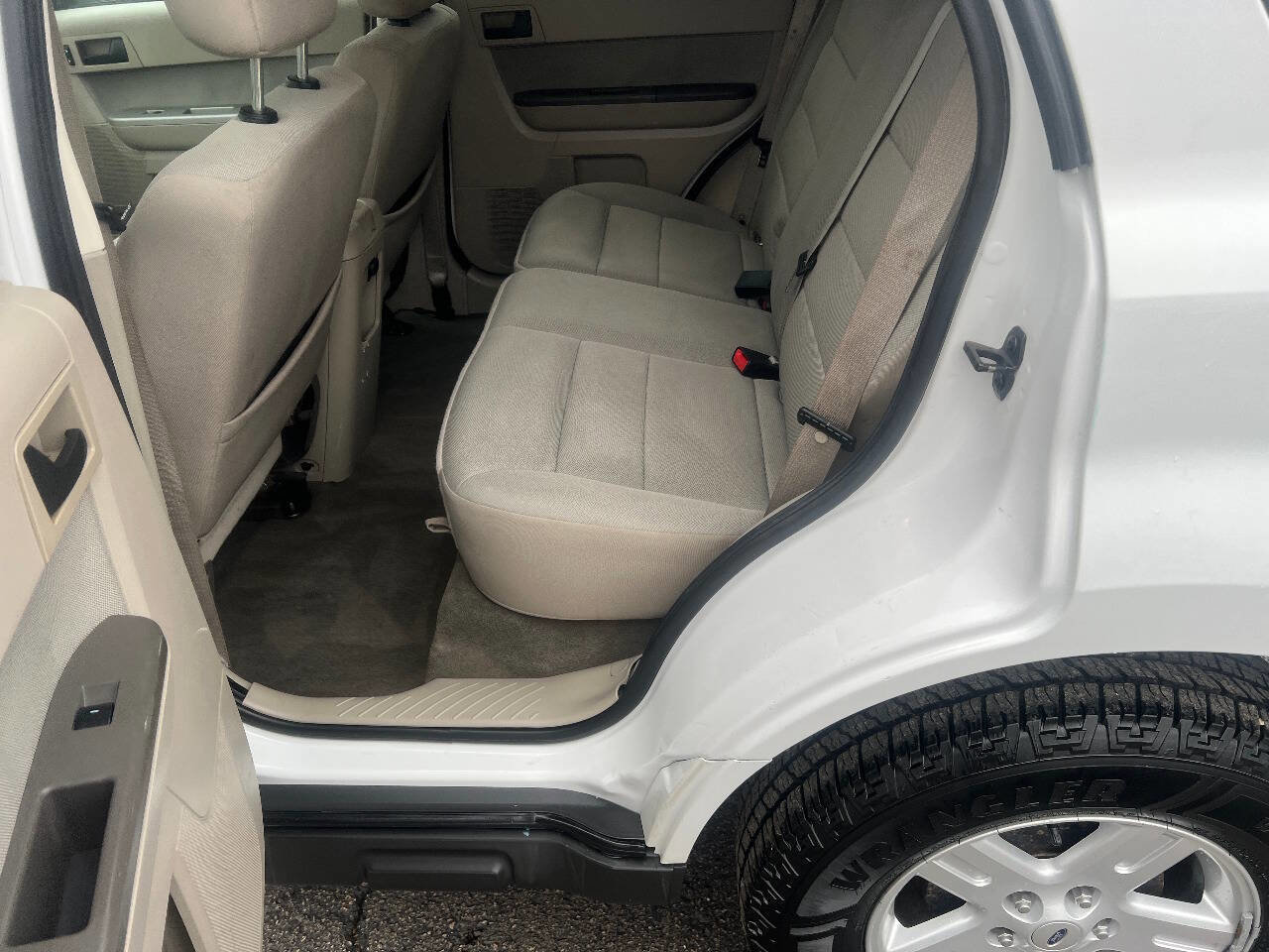 Used 2010 Ford Escape Limited image 20