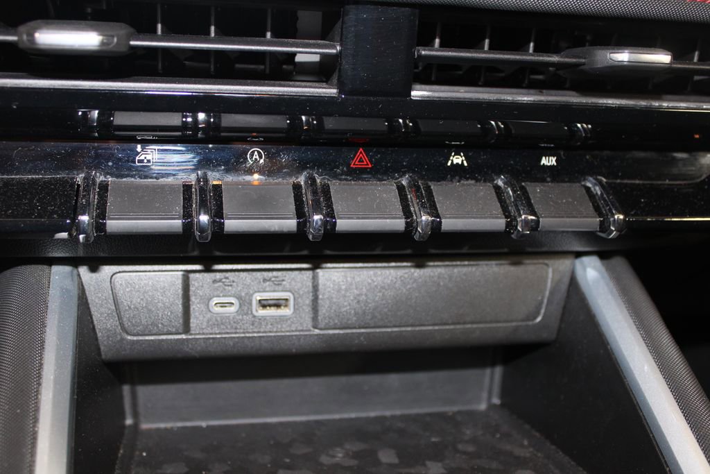 Used 2023 Chevrolet Colorado Z71 w/ Z71 Convenience Package 2 image 29