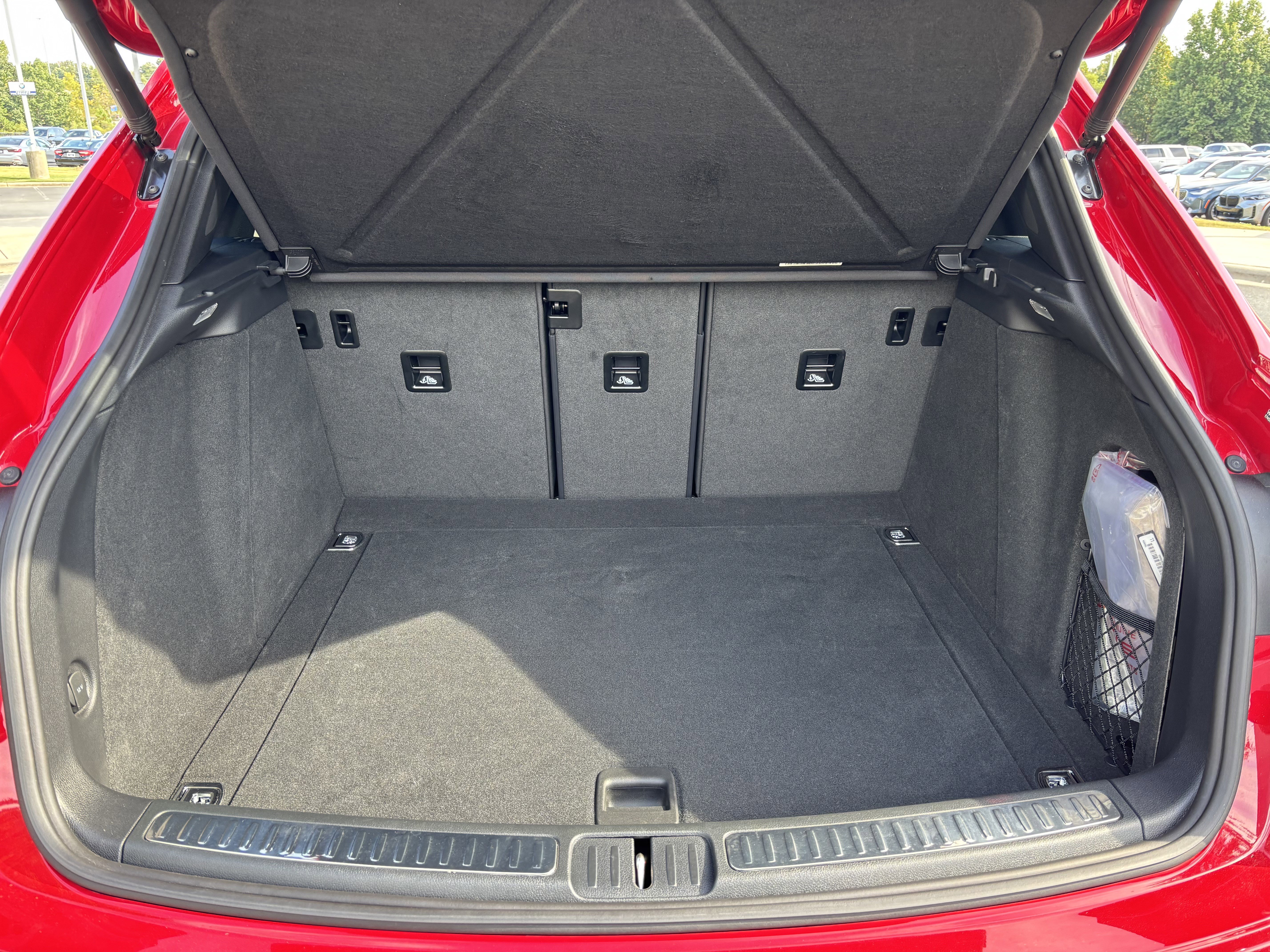 Used 2024 Porsche Macan image 35