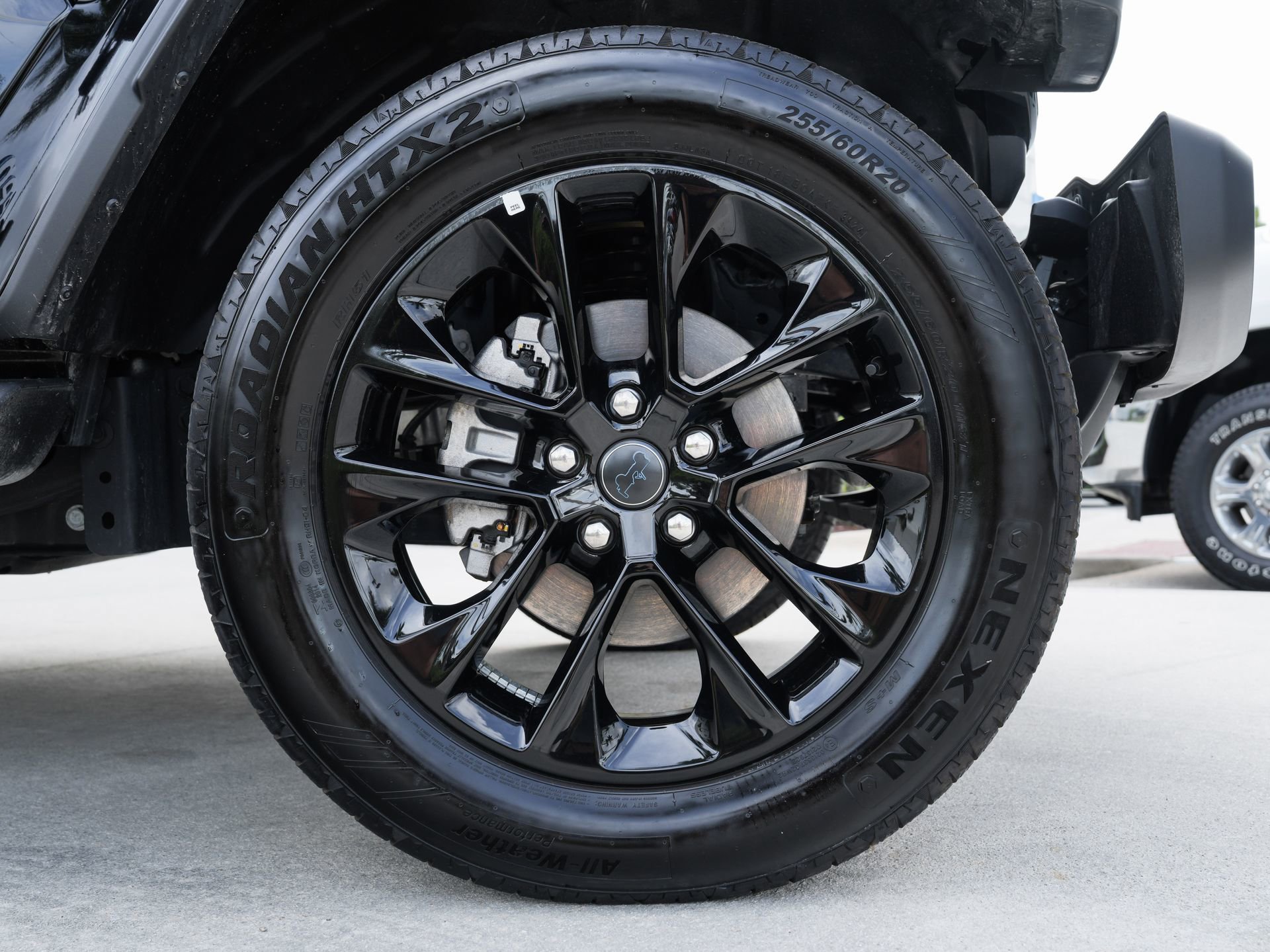 Used 2025 Jeep Wrangler Unlimited Sahara AWD/4WD image 27