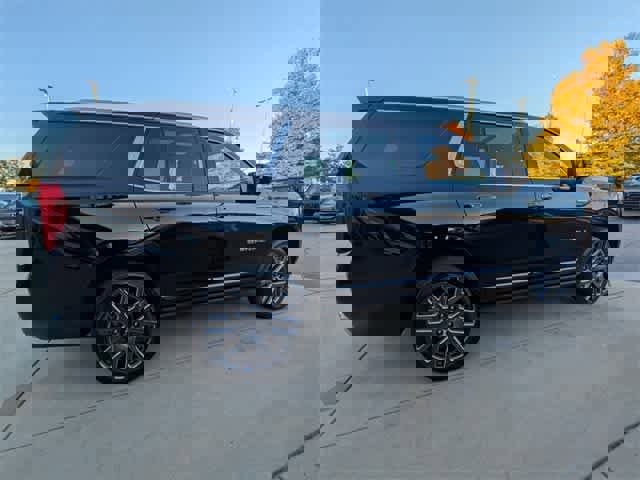 Used 2026 GMC Yukon Denali Ultimate w/ LPO, Floor Liner Package image 9