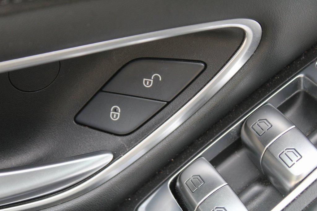 Used 2018 Mercedes-Benz C 63 AMG Cabriolet image 32