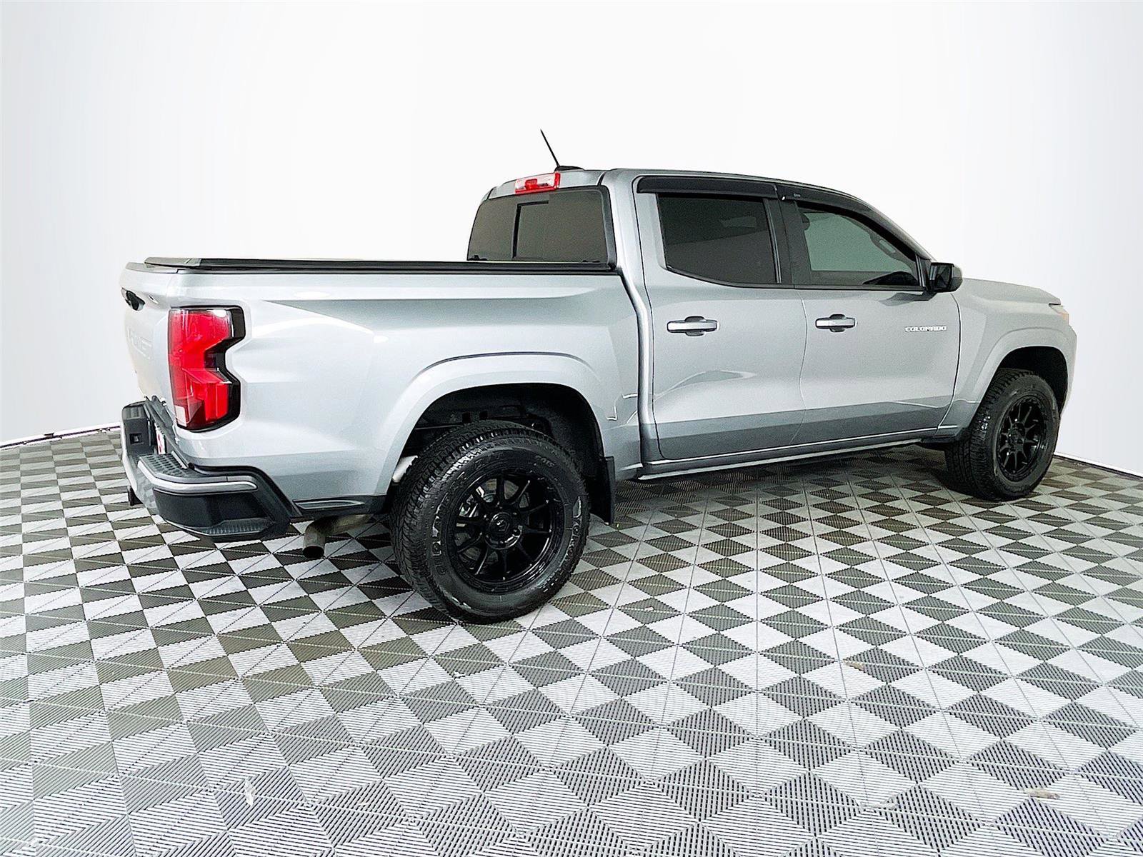 Used 2024 Chevrolet Colorado LT w/ LT Convenience Package image 10