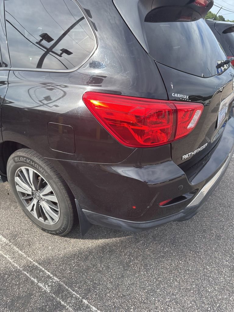 Used 2019 Nissan Pathfinder S AWD/4WD image 13