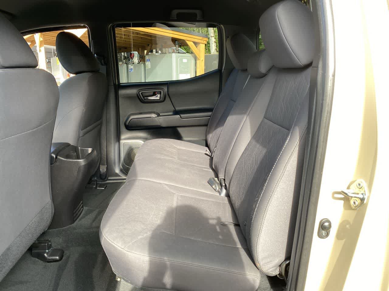 Used 2016 Toyota Tacoma TRD Sport w/ Towing Package AWD/4WD image 16