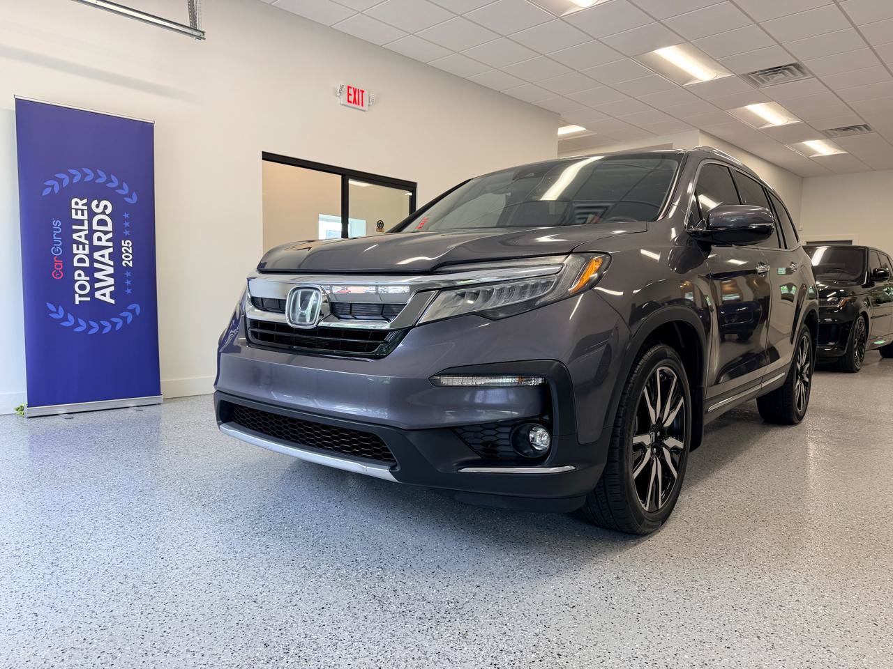 Used 2019 Honda Pilot Touring image 3