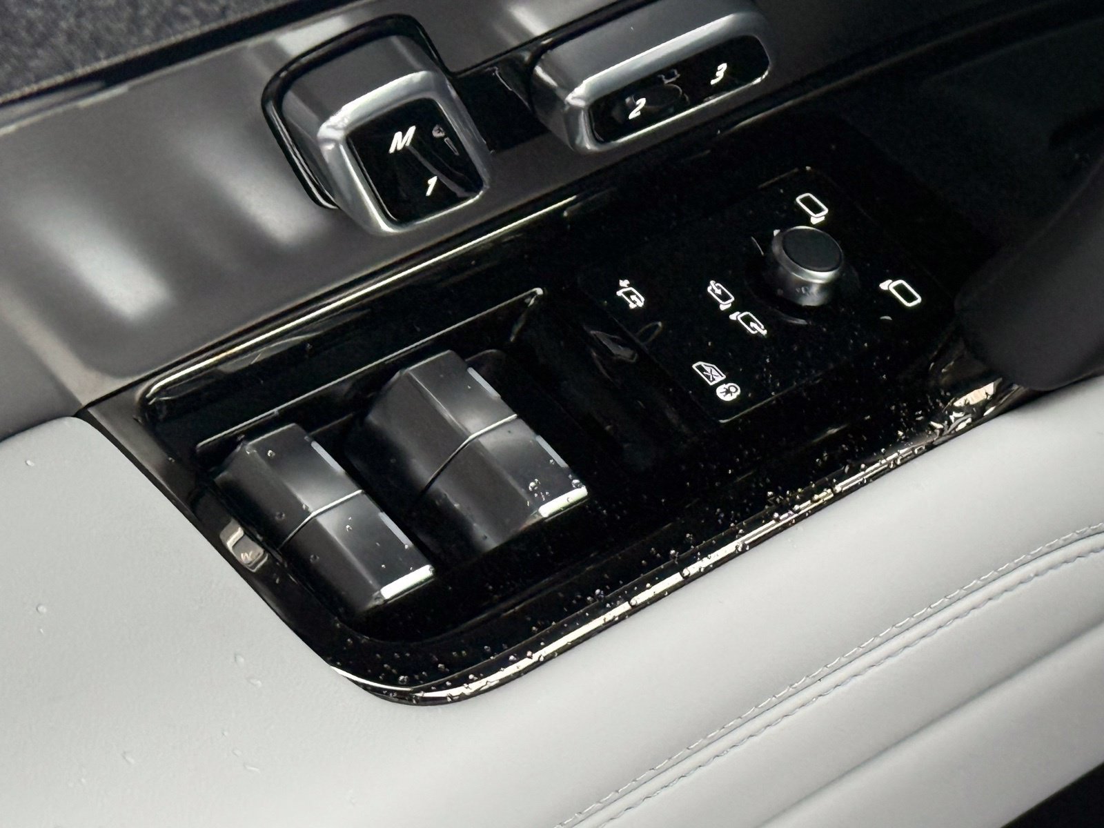 New 2027 Land Rover Range Rover Sport SE AWD/4WD image 36