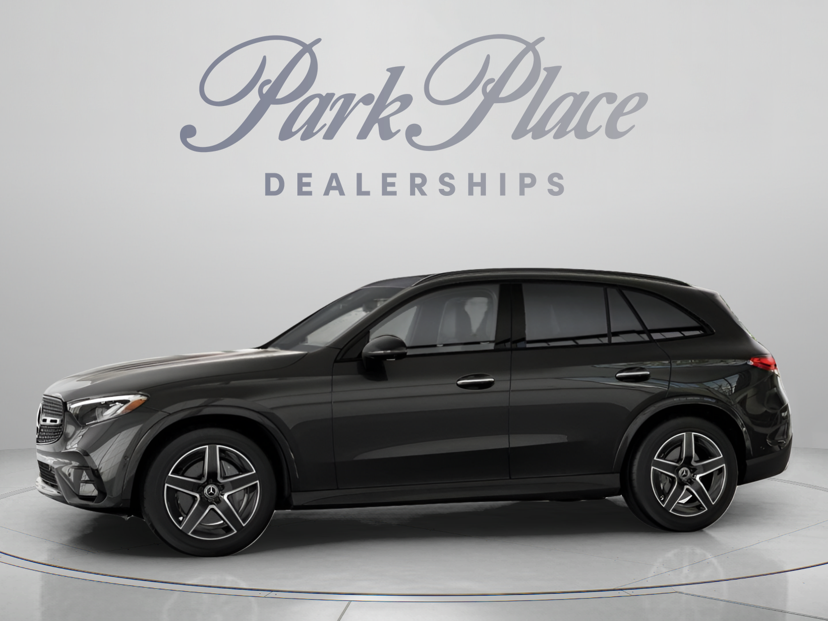 Used 2026 Mercedes-Benz GLC 300 image 4