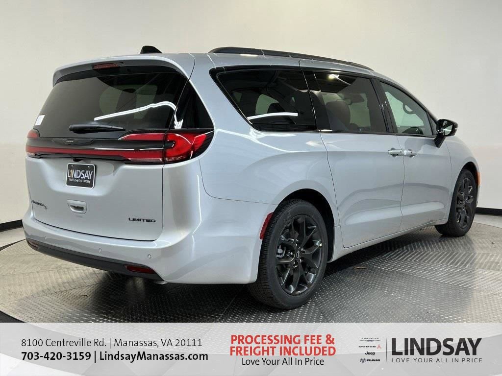 New 2026 Chrysler Pacifica Limited w/ S Appearance Package FWD image 5