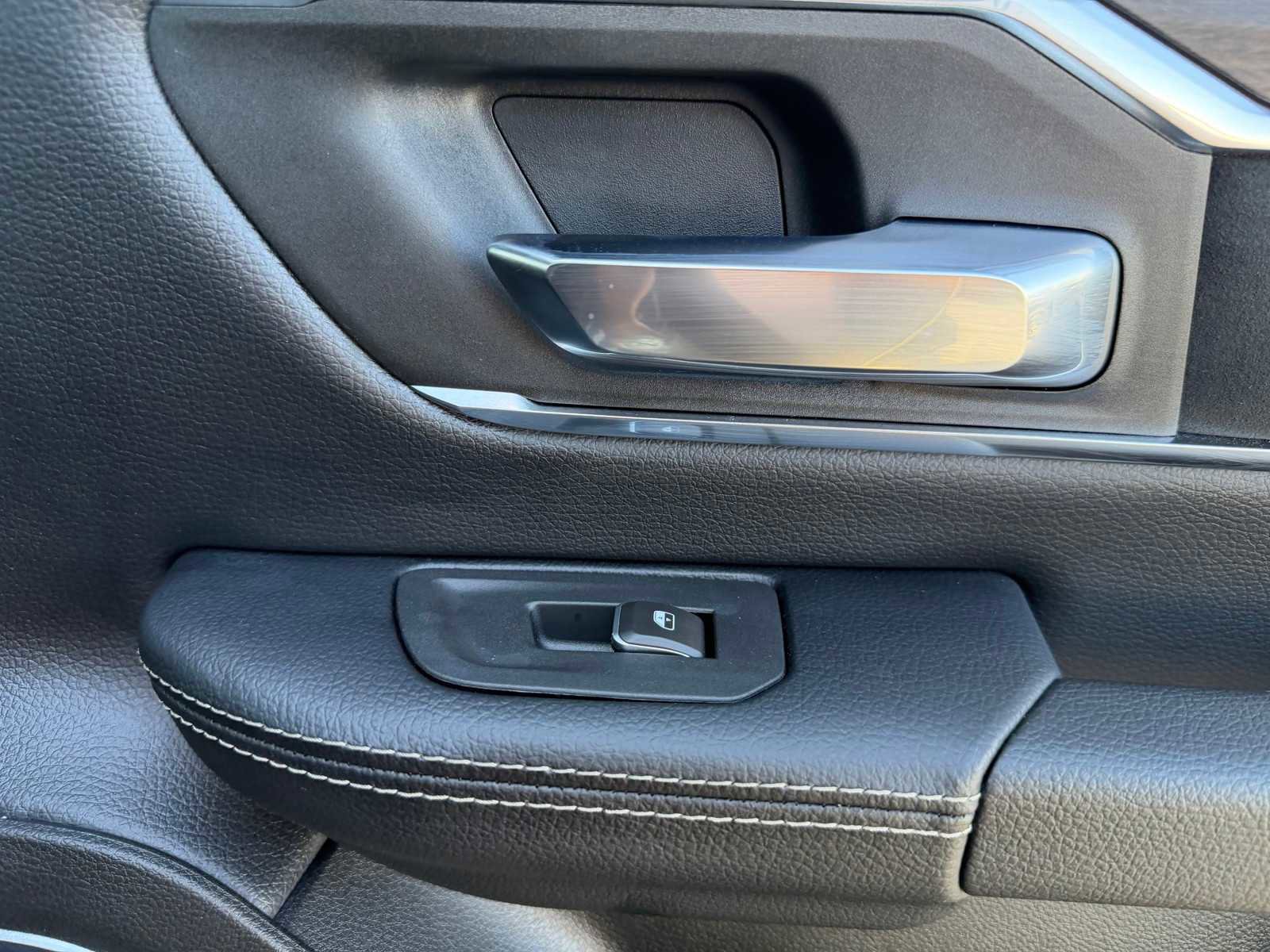 New 2026 RAM 1500 Laramie AWD/4WD image 25