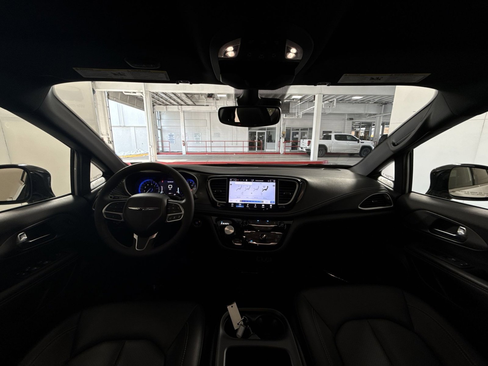 Used 2025 Chrysler Pacifica Select image 22