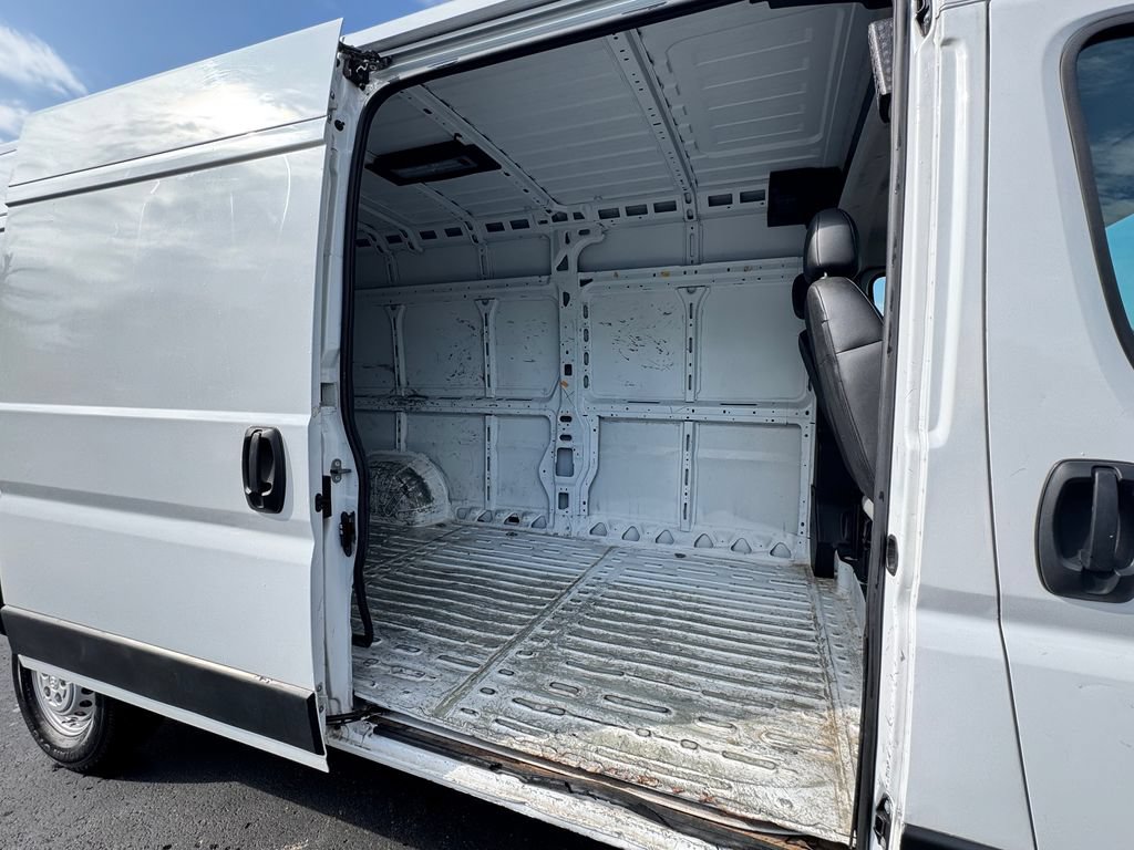Used 2024 RAM ProMaster 2500 w/ Convenience Group FWD image 14