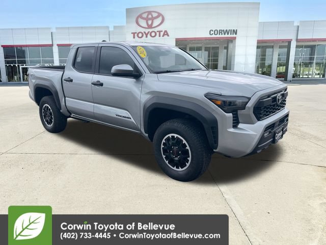 Used 2025 Toyota Tacoma TRD Off-Road AWD/4WD image 1