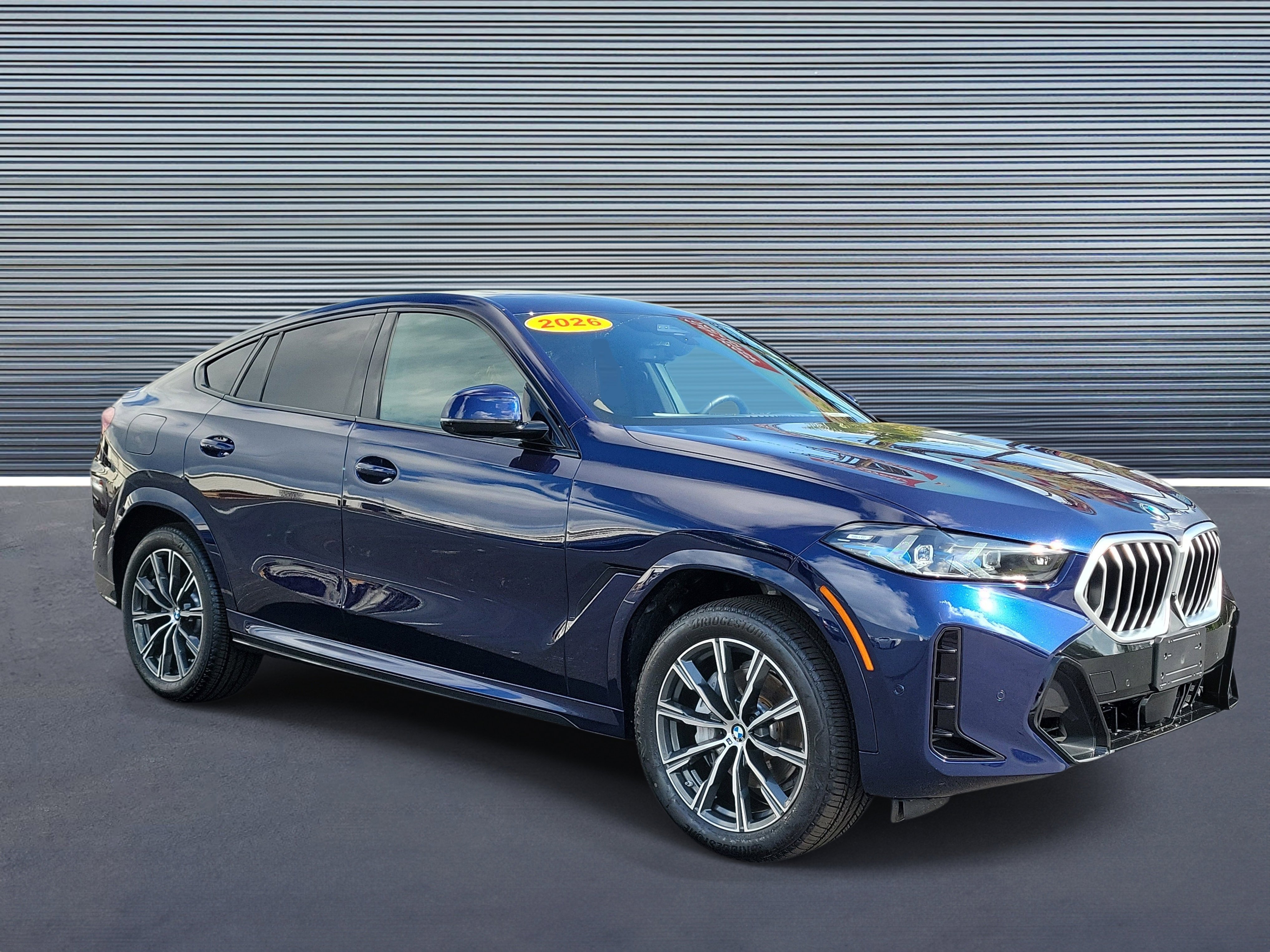 Used 2026 BMW X6 xDrive40i w/ Premium Package AWD/4WD image 2
