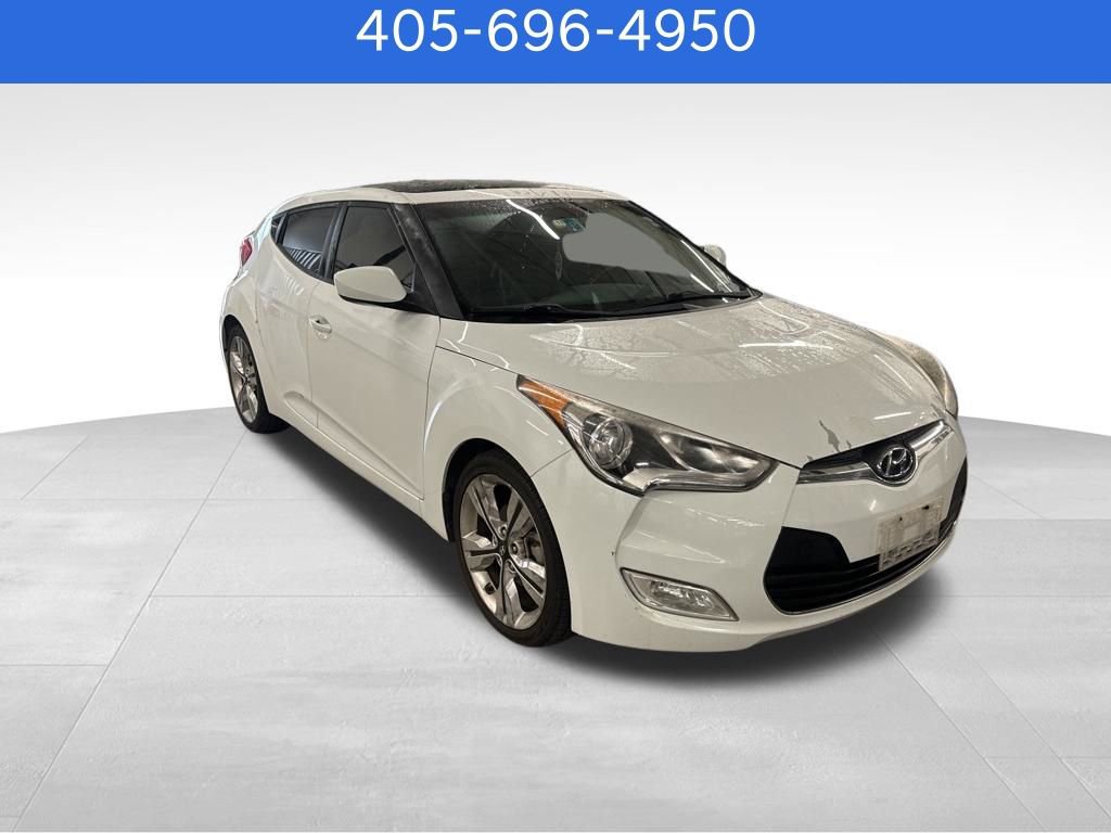 Used 2016 Hyundai Veloster w/ Option Group 02 FWD image 2