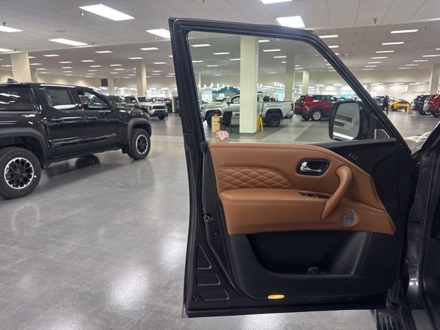 Used 2024 INFINITI QX80 Sensory w/ Cargo Package image 23