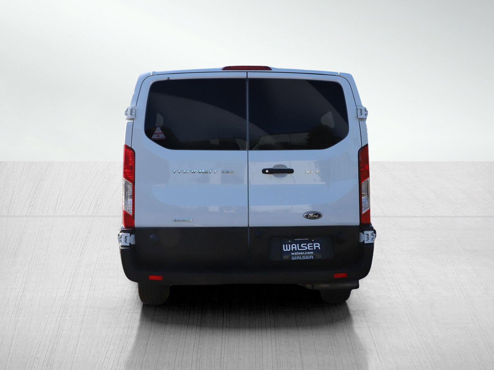 Used 2024 Ford Transit 350 XLT RWD image 4