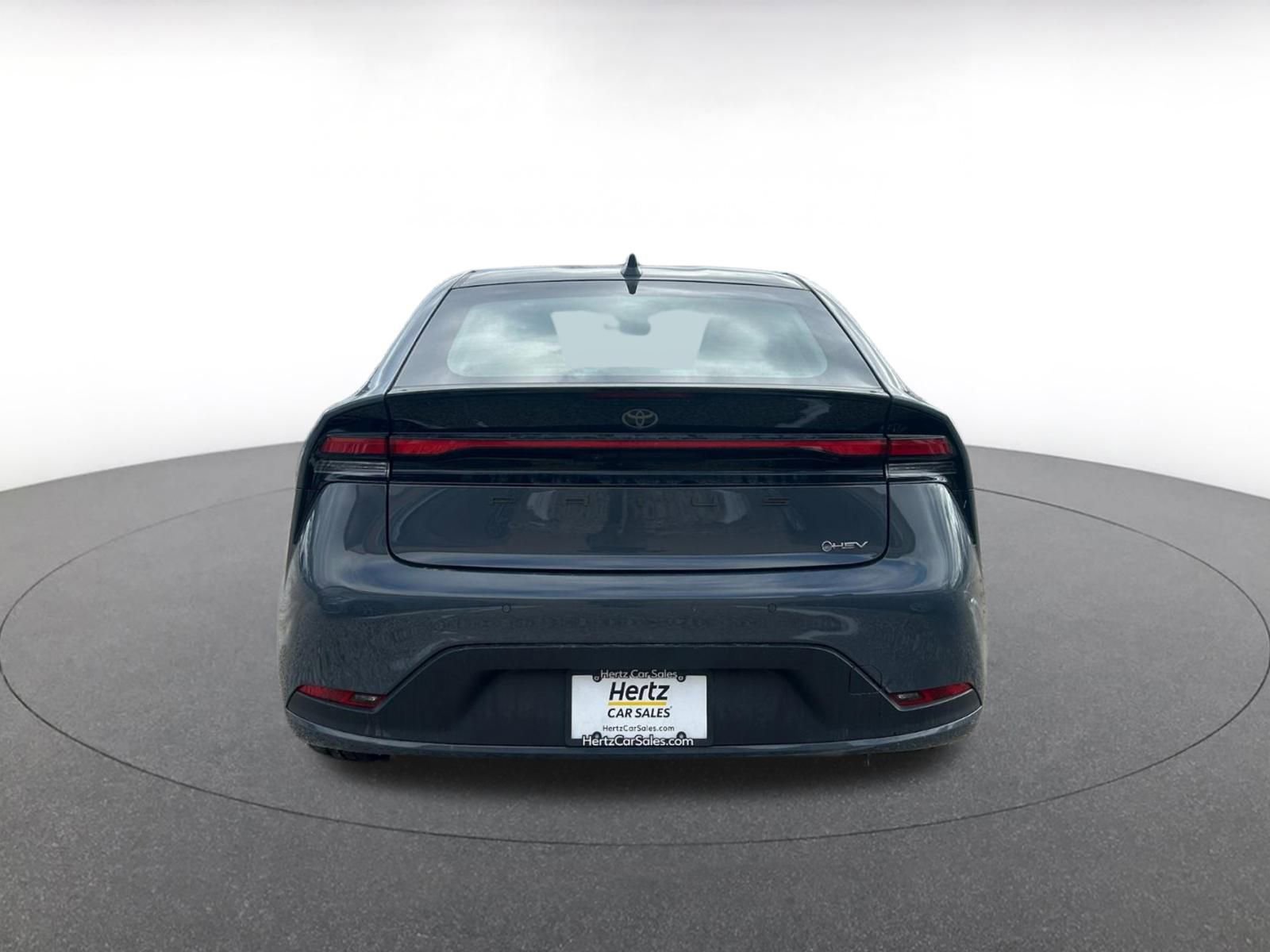 Used 2025 Toyota Prius LE image 4