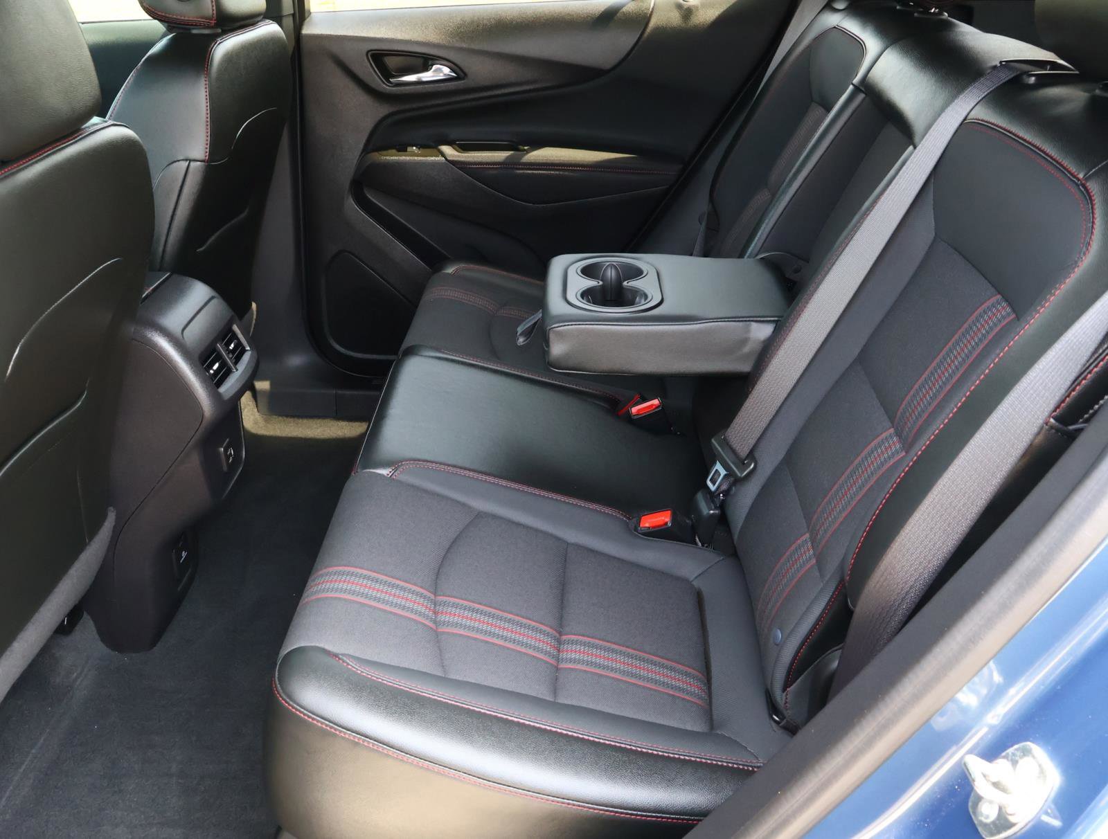 Used 2024 Chevrolet Equinox RS FWD image 18