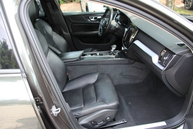 Used 2020 Volvo S60 T5 Momentum FWD image 36