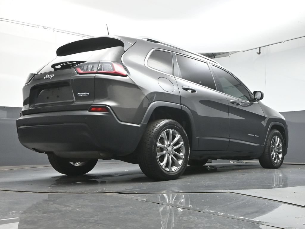 Used 2019 Jeep Cherokee Latitude Plus w/ Comfort/Convenience Group FWD image 35