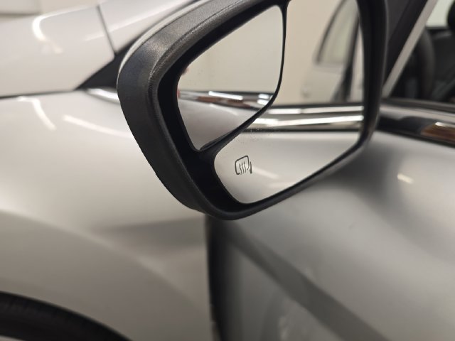 Used 2014 Ford Fiesta Titanium FWD image 35
