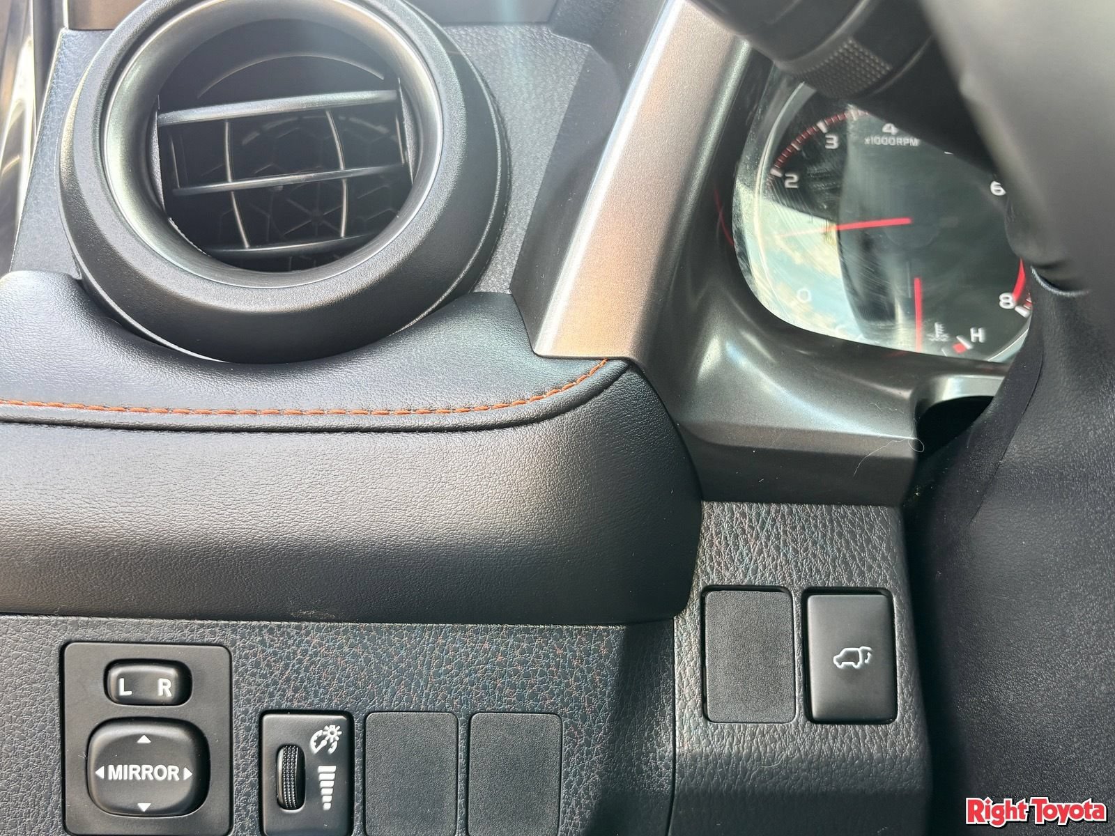 Certified 2016 Toyota RAV4 SE w/ Cargo Management Package FWD image 32