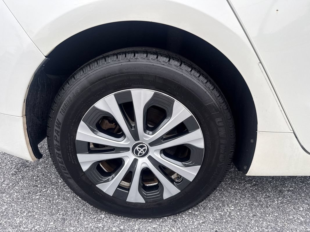 Used 2017 Toyota Prius Two FWD image 32