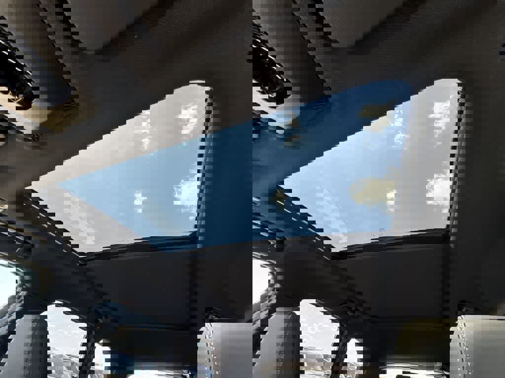 Used 2024 BMW X1 xDrive28i w/ Convenience Package image 17