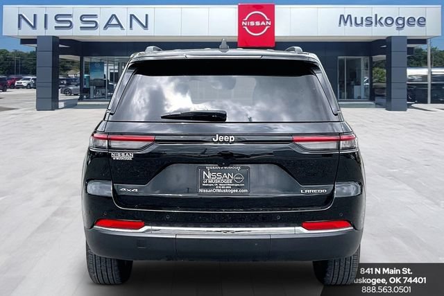 Used 2024 Jeep Grand Cherokee Laredo AWD/4WD image 6