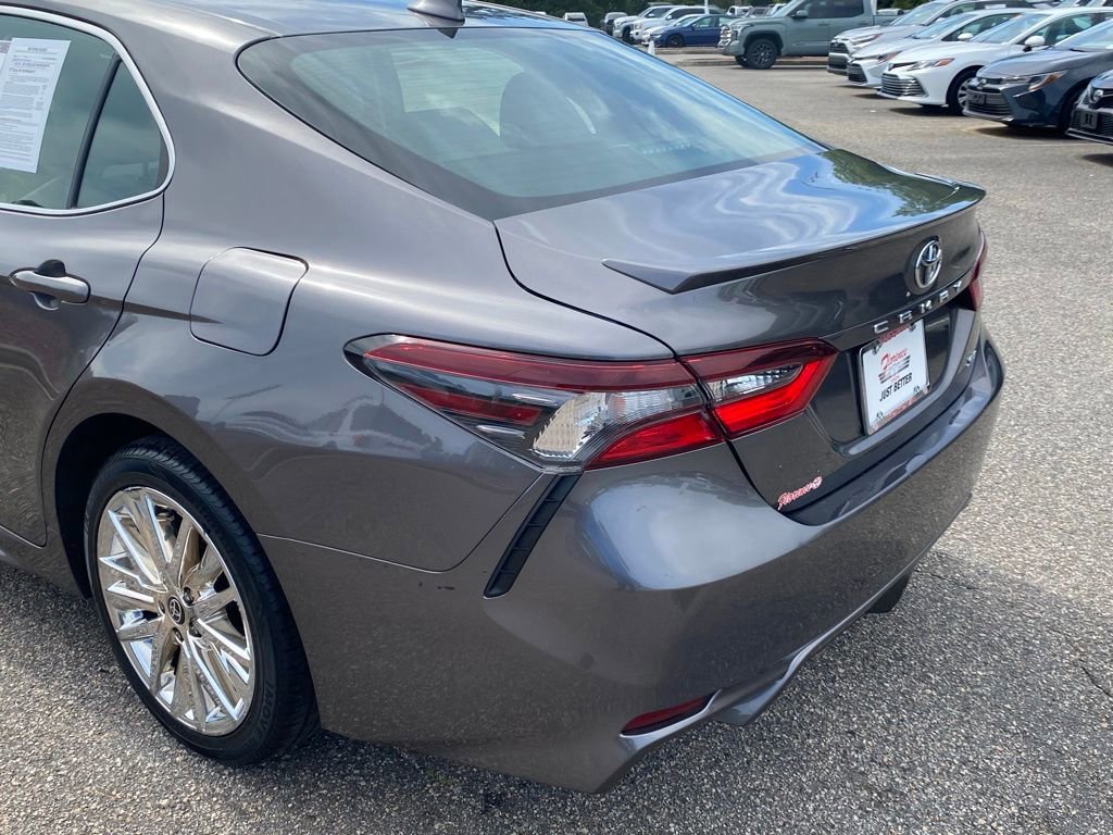 Used 2021 Toyota Camry SE FWD image 10