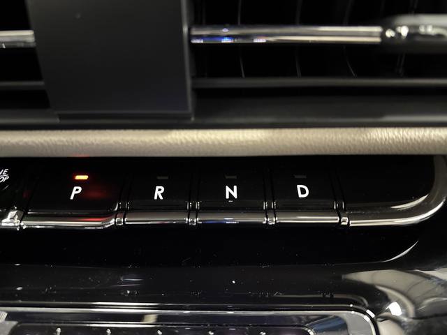 Used 2025 Lincoln Corsair Reserve image 21