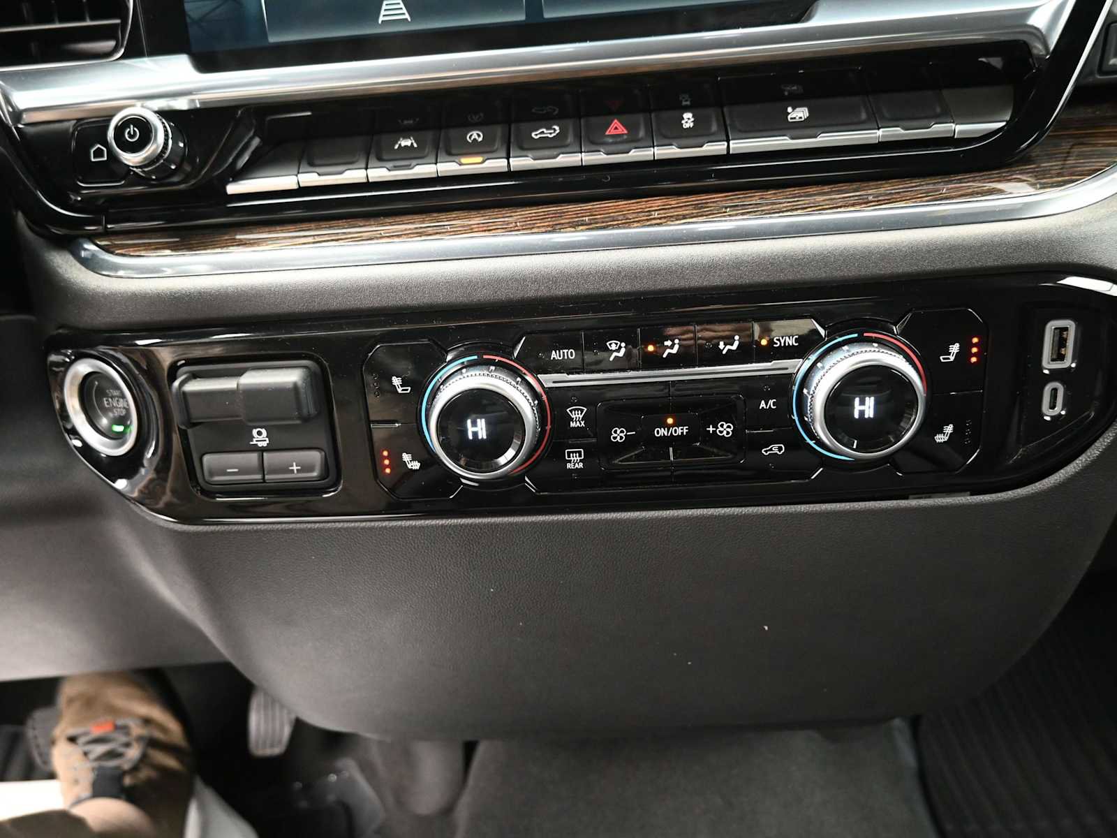 Used 2024 GMC Sierra 1500 Elevation image 9