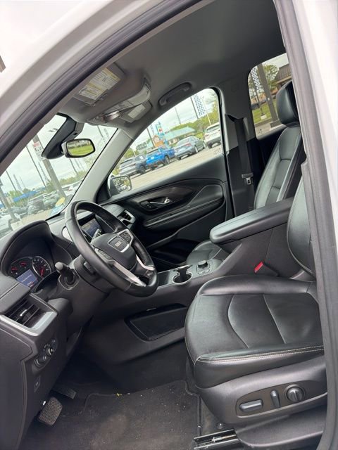 Used 2023 GMC Terrain SLT image 12