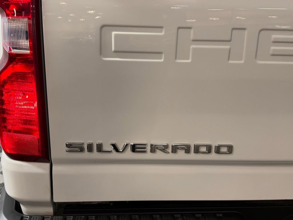 Used 2025 Chevrolet Silverado 2500 LT w/ Convenience Package image 16