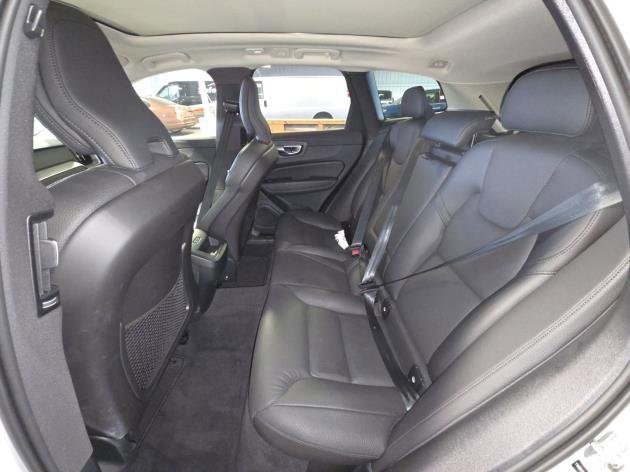 Used 2025 Volvo XC60 B5 Plus image 9