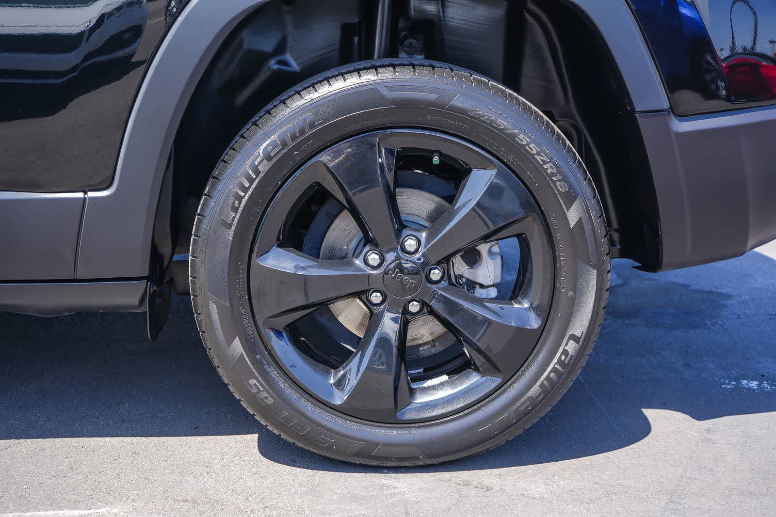Used 2021 Jeep Cherokee Latitude Plus FWD image 10