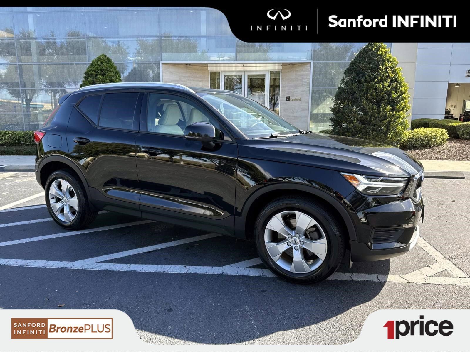 Used 2020 Volvo XC40 T4 Momentum
