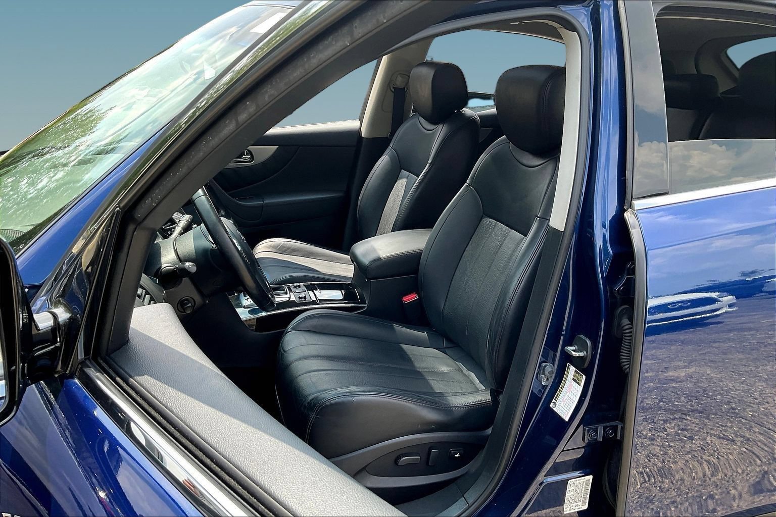 Used 2015 INFINITI QX70 AWD w/ Premium Package image 20