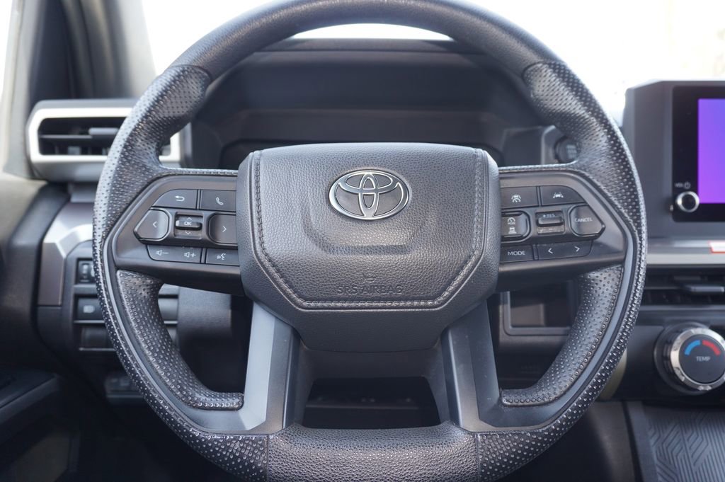 Certified 2025 Toyota Tacoma SR5 AWD/4WD image 18