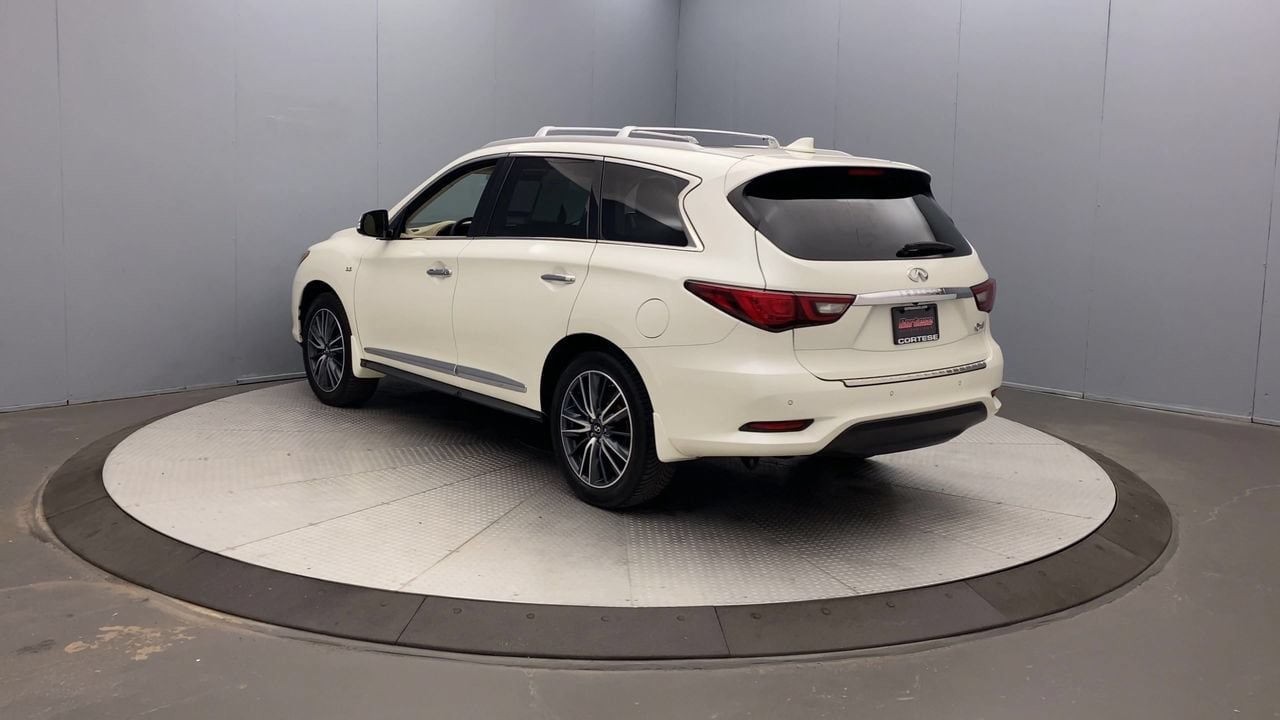 Used 2018 INFINITI QX60 Luxe w/ Deluxe Technology Package AWD/4WD image 3