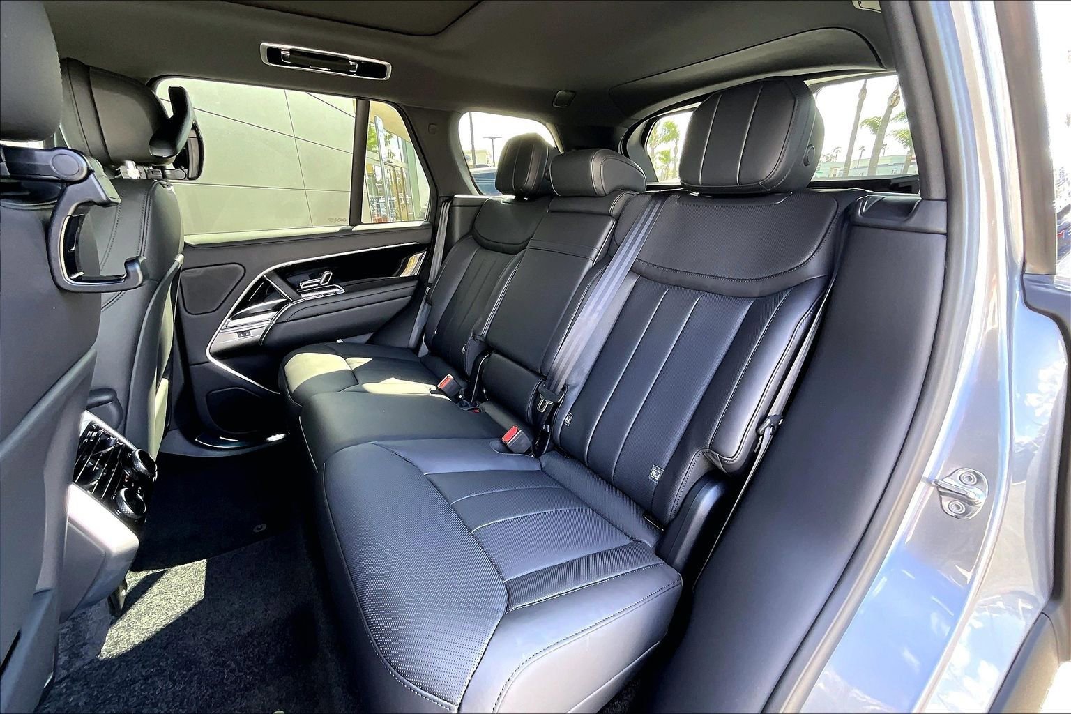 New 2026 Land Rover Range Rover SE image 10