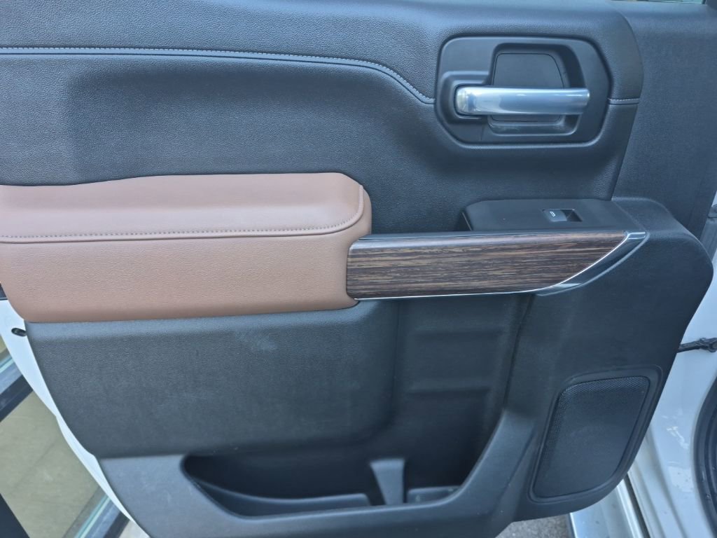 Used 2021 Chevrolet Silverado 1500 High Country w/ Z71 Off-Road Package image 13