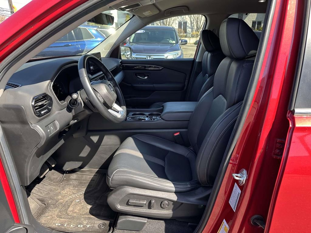Used 2025 Honda Pilot EX-L image 12