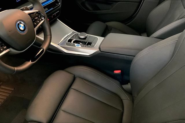 Used 2025 BMW i4 eDrive40 RWD image 8