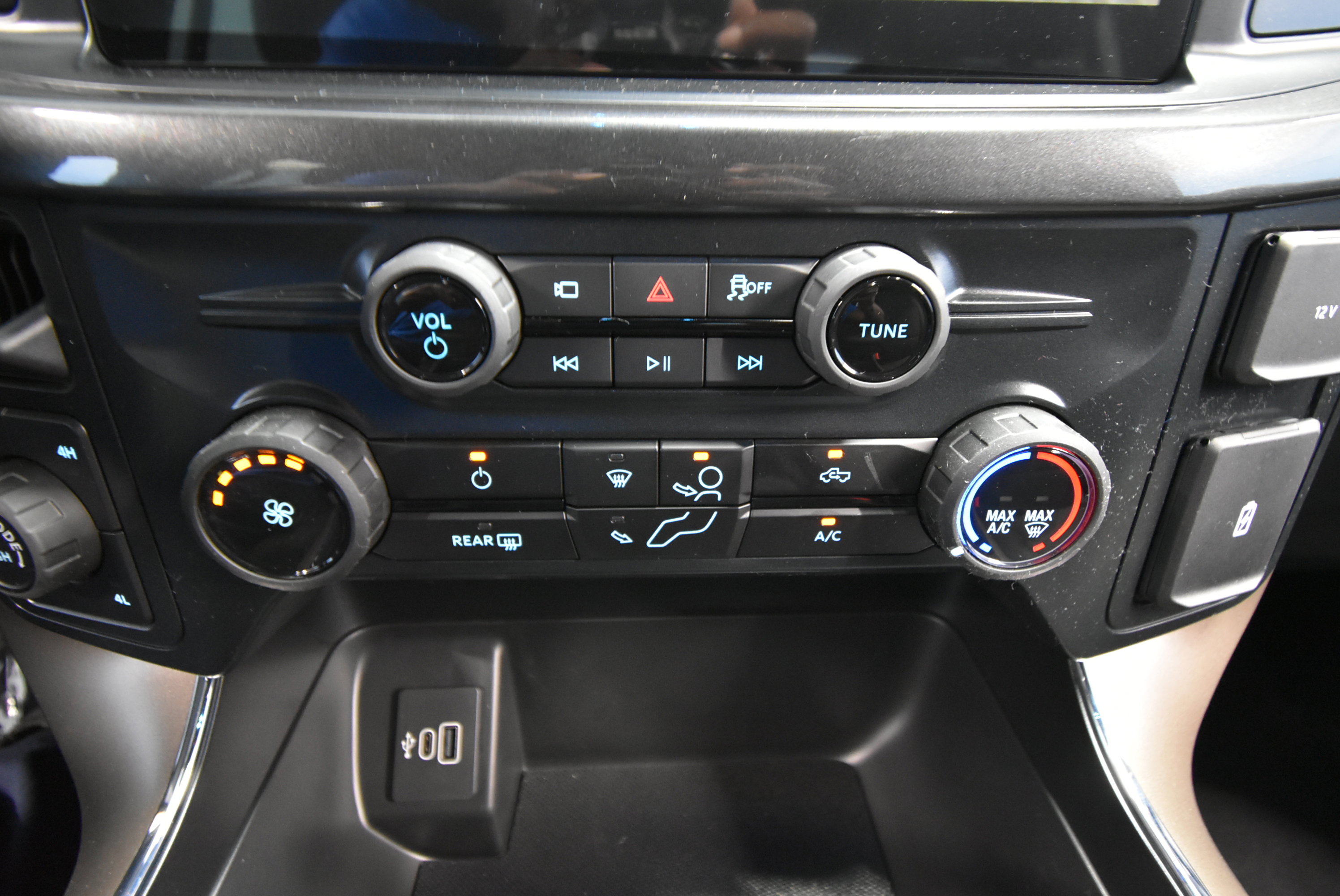 New 2025 Ford F150 STX w/ Equipment Group 201A FX4 image 10