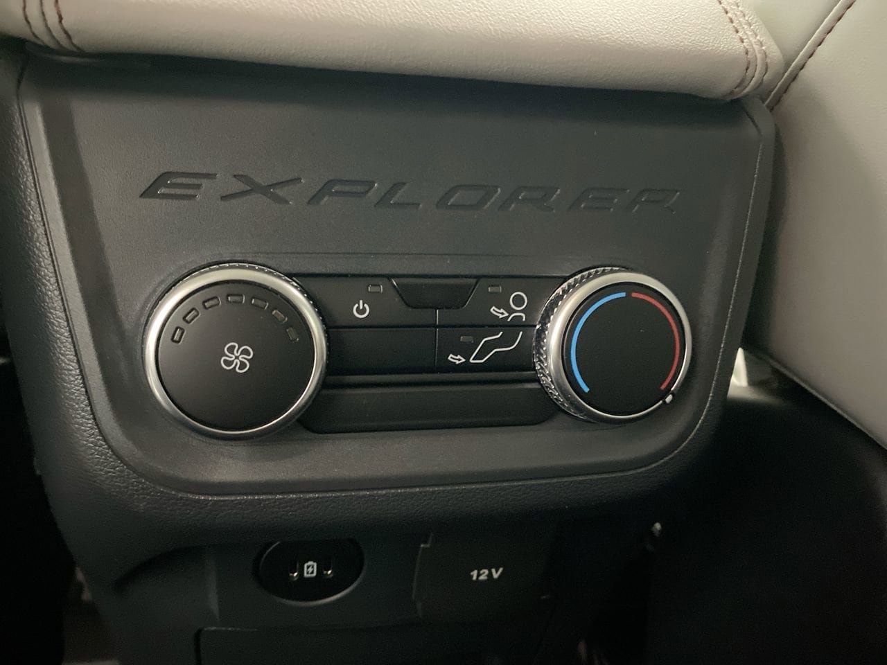 New 2026 Ford Explorer Active w/ Active Comfort Package AWD/4WD image 28