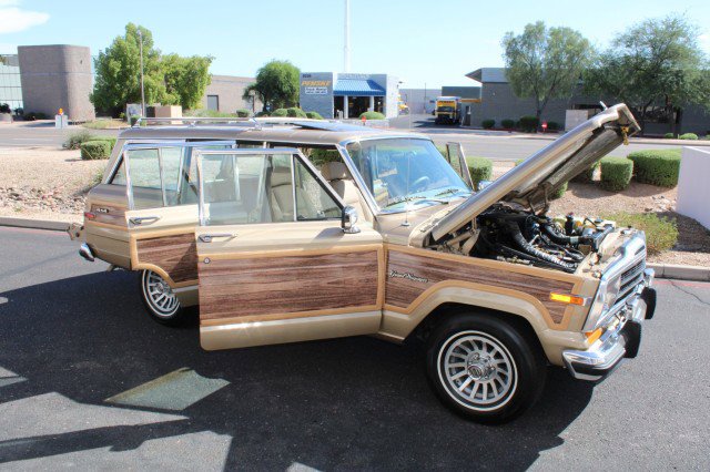 Used 1990 Jeep Grand Wagoneer image 45